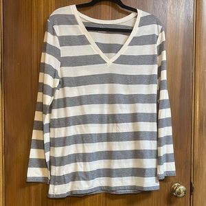 Old Navy Striped V neck size XXL
